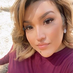 Meet your Posher, Desirae